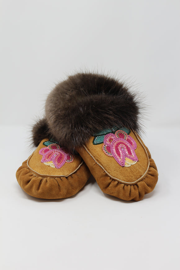 Woman's Size 8 Beaded Moccasin