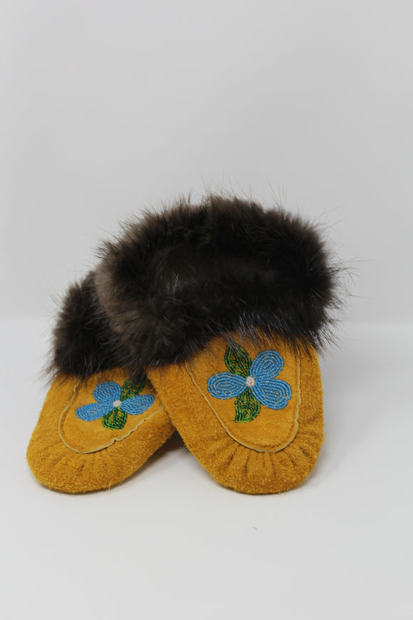 Woman's Size 6 Beaded Moccasin