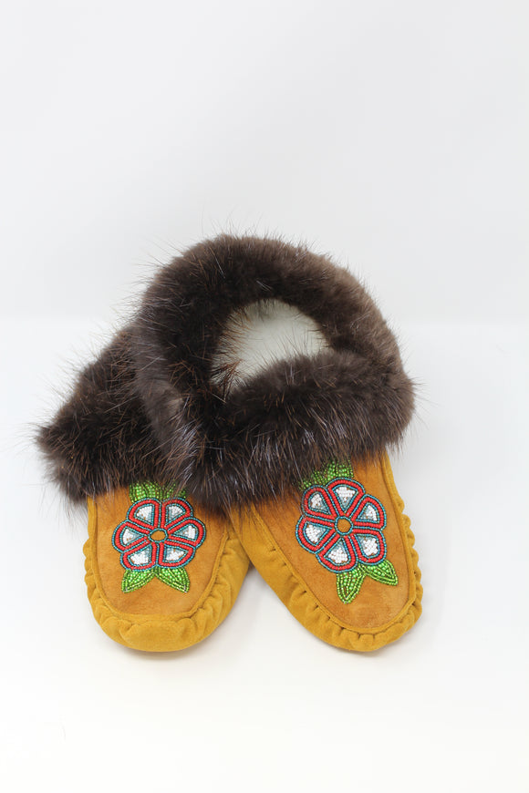 Beaded Flower Moccasins Size 9 Mens
